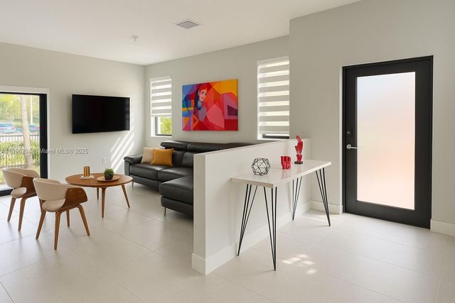 8200 NW 43rd St, Doral, FL 33166