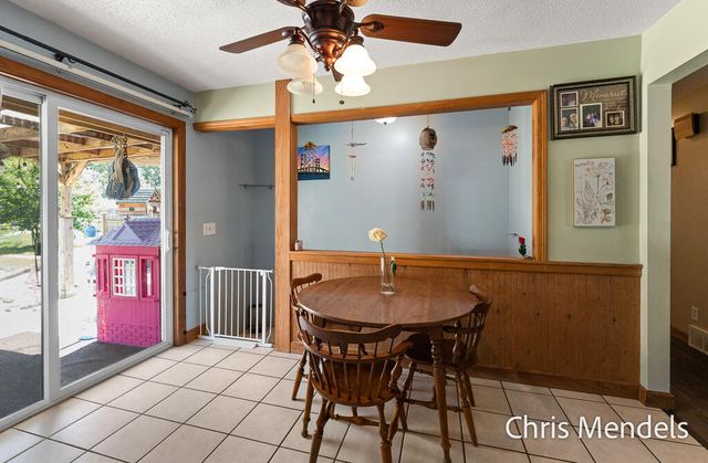 180 S Wolf Lake Road, Muskegon, MI 49442