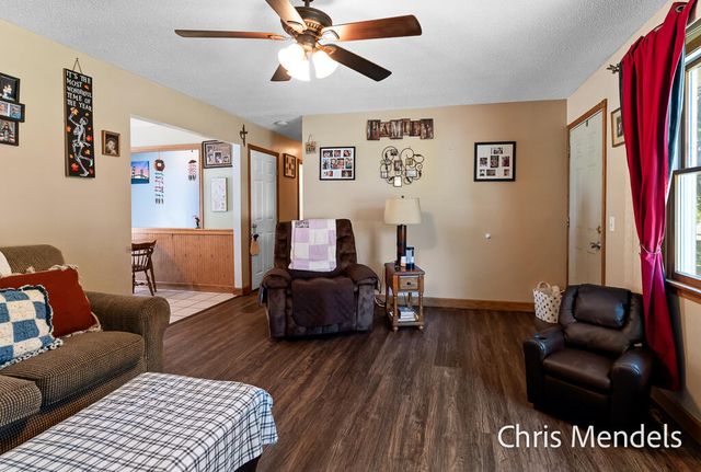 180 S Wolf Lake Road, Muskegon, MI 49442