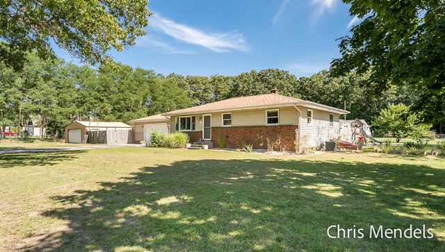 180 S Wolf Lake Road, Muskegon, MI 49442