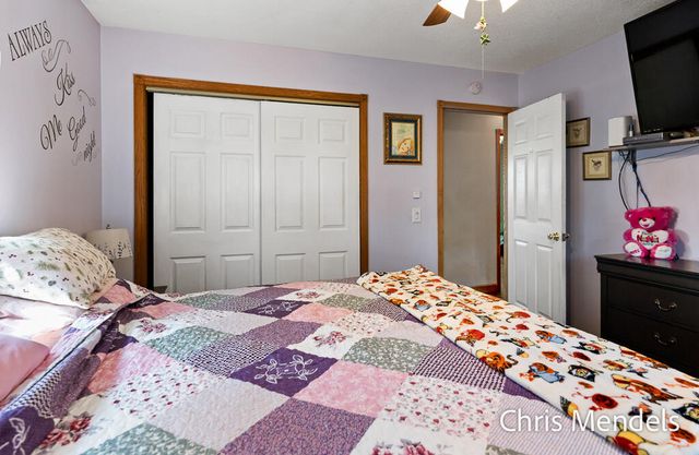 180 S Wolf Lake Road, Muskegon, MI 49442