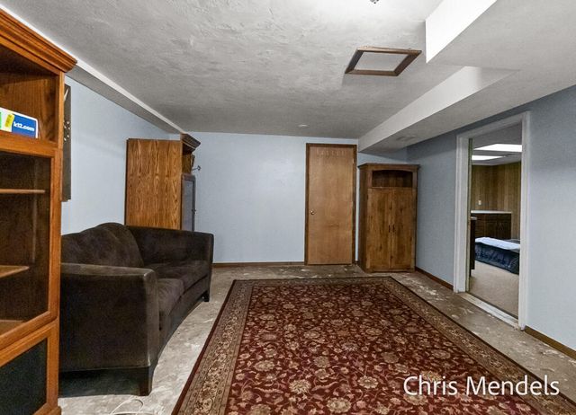 180 S Wolf Lake Road, Muskegon, MI 49442