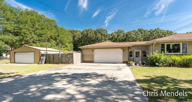 180 S Wolf Lake Road, Muskegon, MI 49442