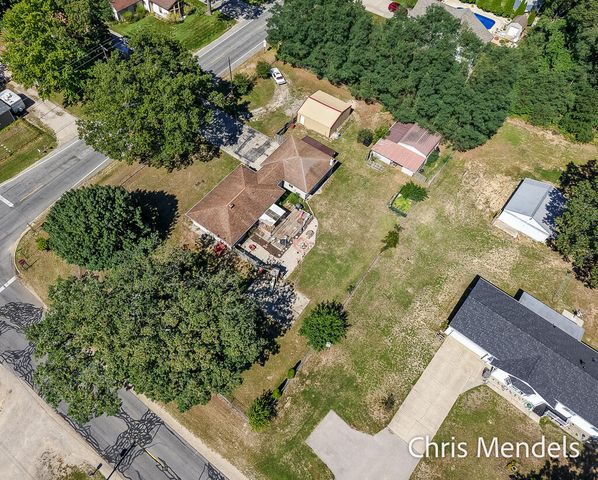 180 S Wolf Lake Road, Muskegon, MI 49442