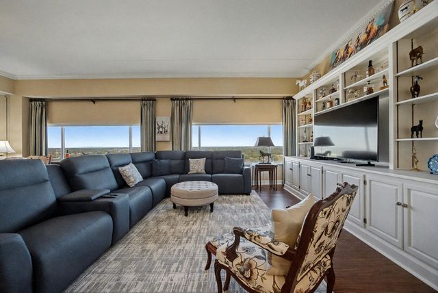 345 W Vine Street 2202, Lexington, KY 40507