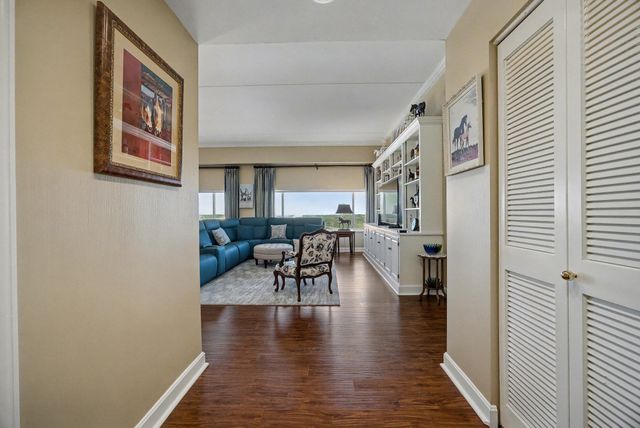 345 W Vine Street 2202, Lexington, KY 40507