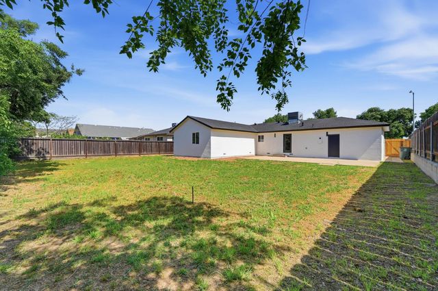6237 Claus, Riverbank, CA 95367