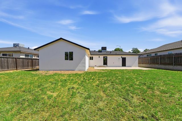 6237 Claus, Riverbank, CA 95367