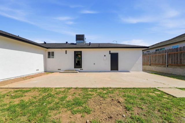 6237 Claus, Riverbank, CA 95367