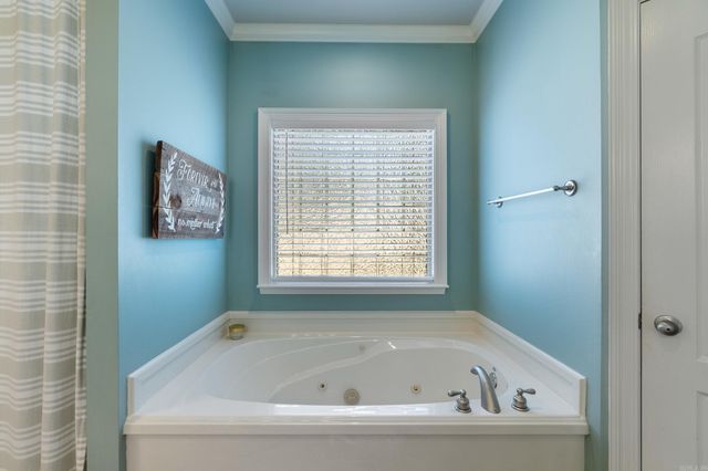 11 E Chateau Estates, Greenbrier, AR 72058