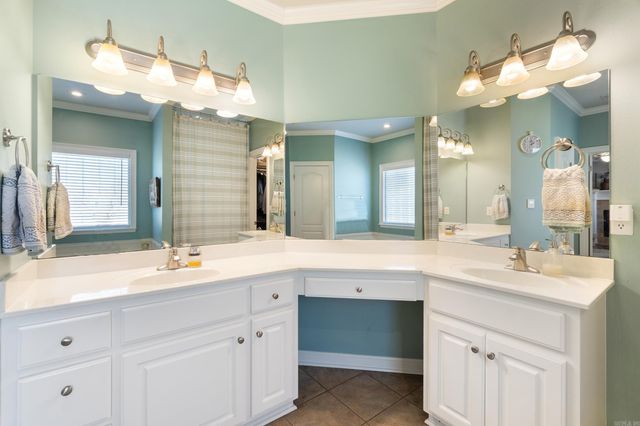 11 E Chateau Estates, Greenbrier, AR 72058