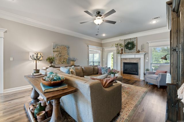 11 E Chateau Estates, Greenbrier, AR 72058