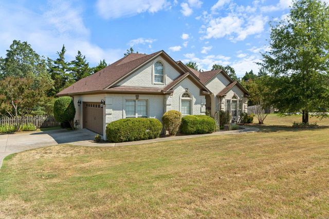 11 E Chateau Estates, Greenbrier, AR 72058