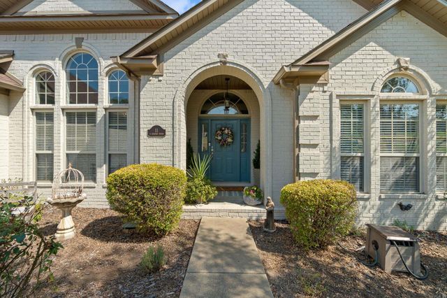 11 E Chateau Estates, Greenbrier, AR 72058