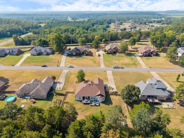 11 E Chateau Estates, Greenbrier, AR 72058