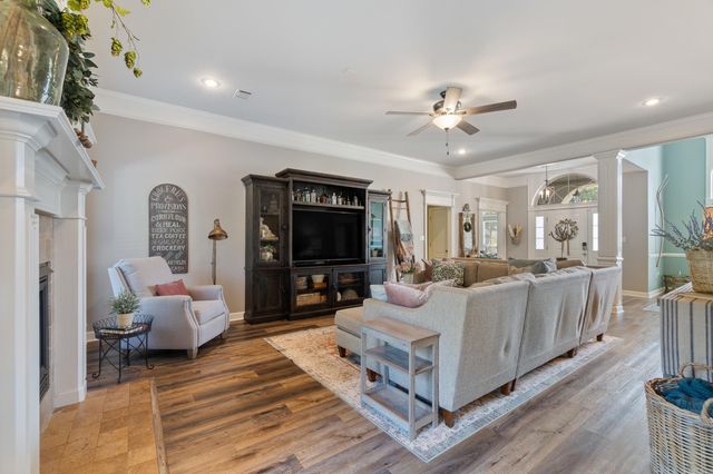 11 E Chateau Estates, Greenbrier, AR 72058