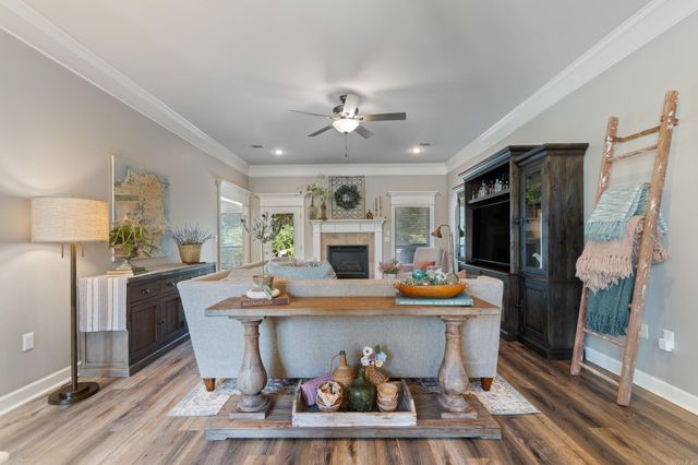 11 E Chateau Estates, Greenbrier, AR 72058