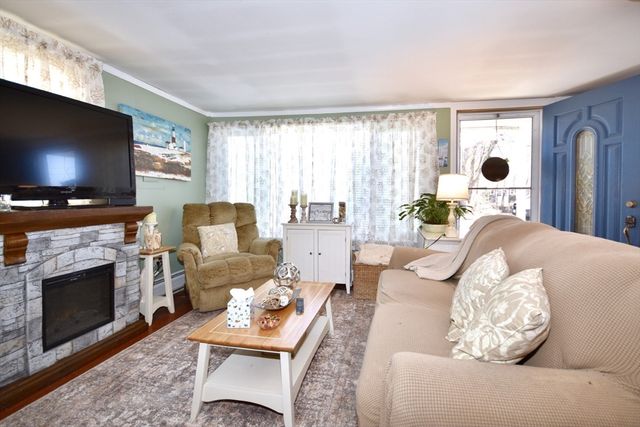 125 Stackhouse Street, Dartmouth, MA 02747