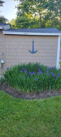 125 Stackhouse Street, Dartmouth, MA 02747