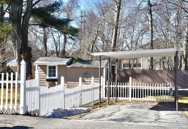 125 Stackhouse Street, Dartmouth, MA 02747