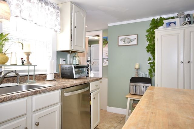 125 Stackhouse Street, Dartmouth, MA 02747