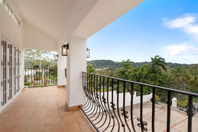 2 SUNSET BLVD, Guaynabo, PR 00969