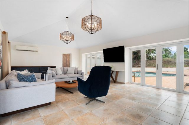 2 SUNSET BLVD, Guaynabo, PR 00969