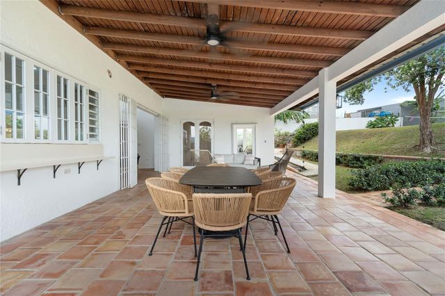 2 SUNSET BLVD, Guaynabo, PR 00969