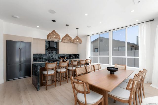 5140 Los Robles Dr, Carlsbad, CA 92008