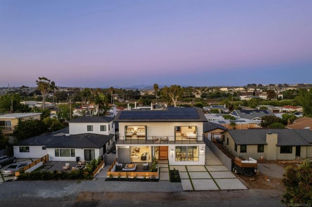 5140 Los Robles Dr, Carlsbad, CA 92008