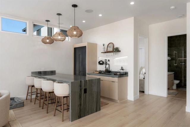 5140 Los Robles Dr, Carlsbad, CA 92008