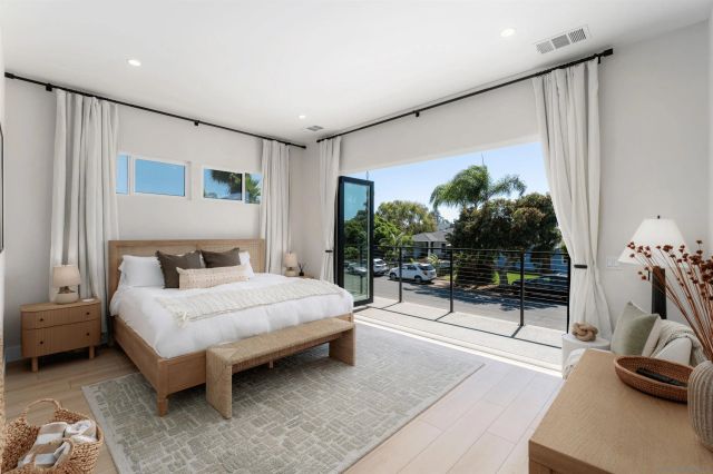 5140 Los Robles Dr, Carlsbad, CA 92008