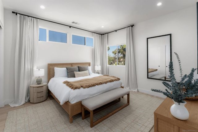 5140 Los Robles Dr, Carlsbad, CA 92008