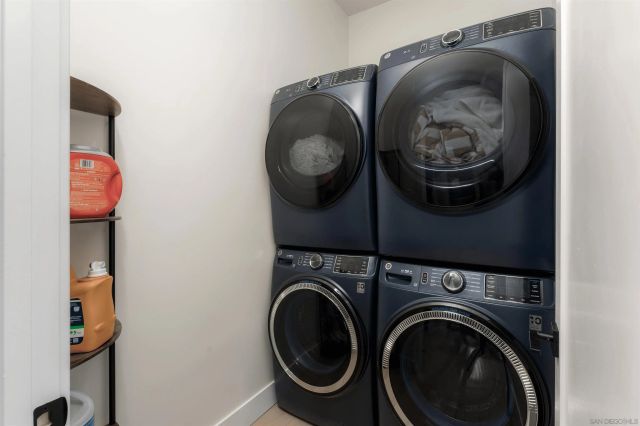 5140 Los Robles Dr, Carlsbad, CA 92008