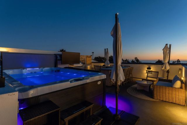 5140 Los Robles Dr, Carlsbad, CA 92008