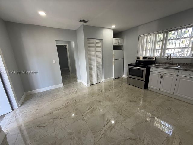 7411 Juniper St A, Miramar, FL 33023