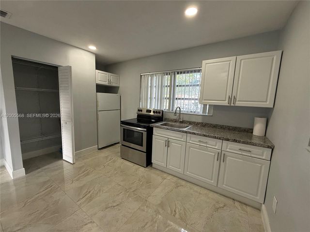 7411 Juniper St A, Miramar, FL 33023