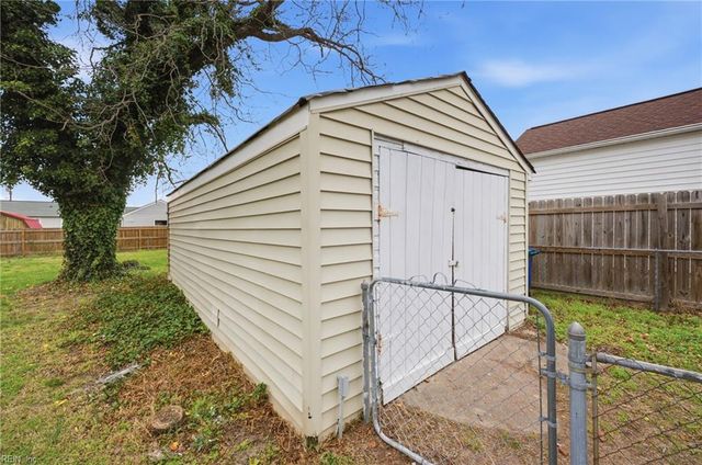 21 Langley AVE, Newport News, VA 23601