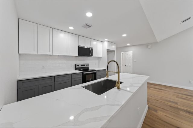 14838 Mcleod Drive, Houston, TX 77060