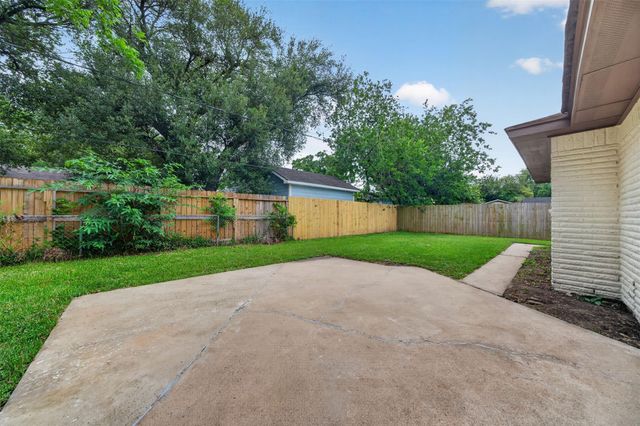 14838 Mcleod Drive, Houston, TX 77060