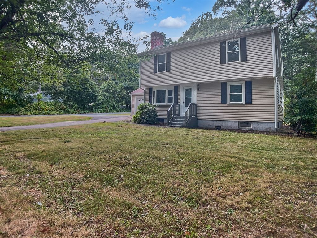484 Pleasant St, Franklin, MA 02038