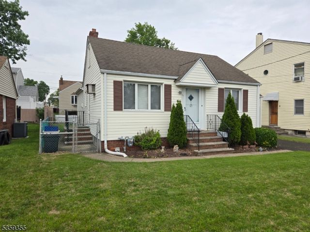 131 Palsa Ave, Elmwood Park Boro, NJ 07407