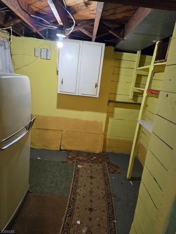 131 Palsa Ave, Elmwood Park Boro, NJ 07407