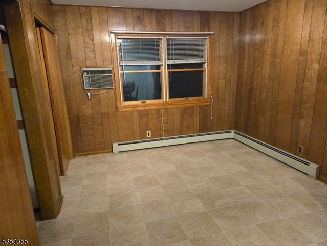131 Palsa Ave, Elmwood Park Boro, NJ 07407
