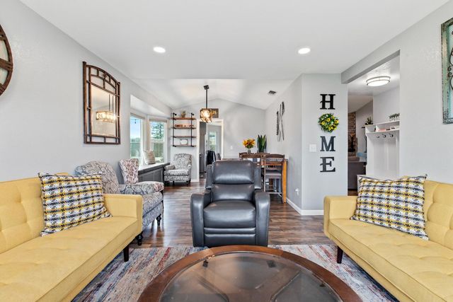 194 W Elm Ave, Galt, CA 95632