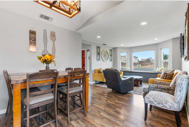 194 W Elm Ave, Galt, CA 95632