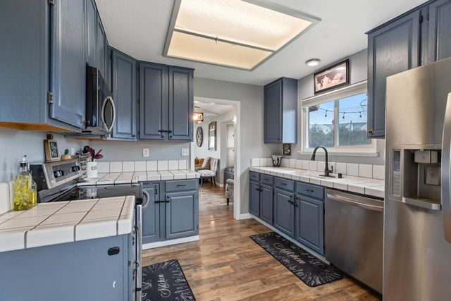 194 W Elm Ave, Galt, CA 95632