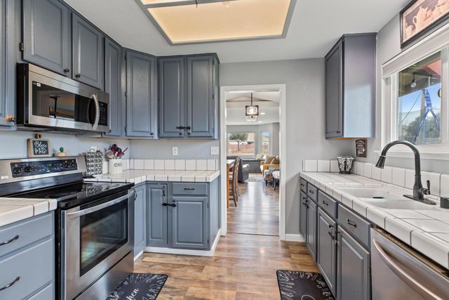 194 W Elm Ave, Galt, CA 95632