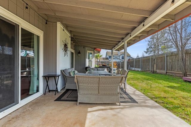 194 W Elm Ave, Galt, CA 95632