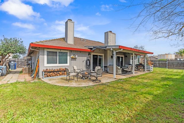 194 W Elm Ave, Galt, CA 95632